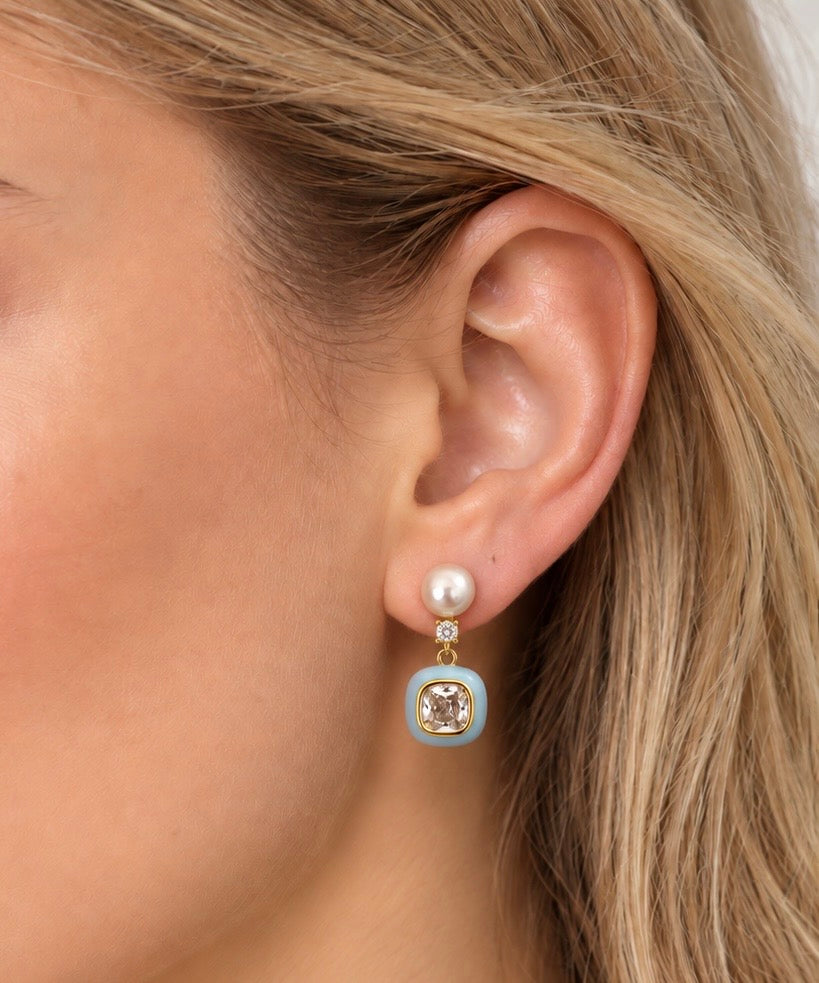 Freshwater Pearl Earrings.