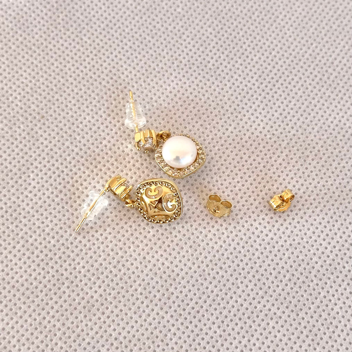 Freshwater Pearl Earrings.