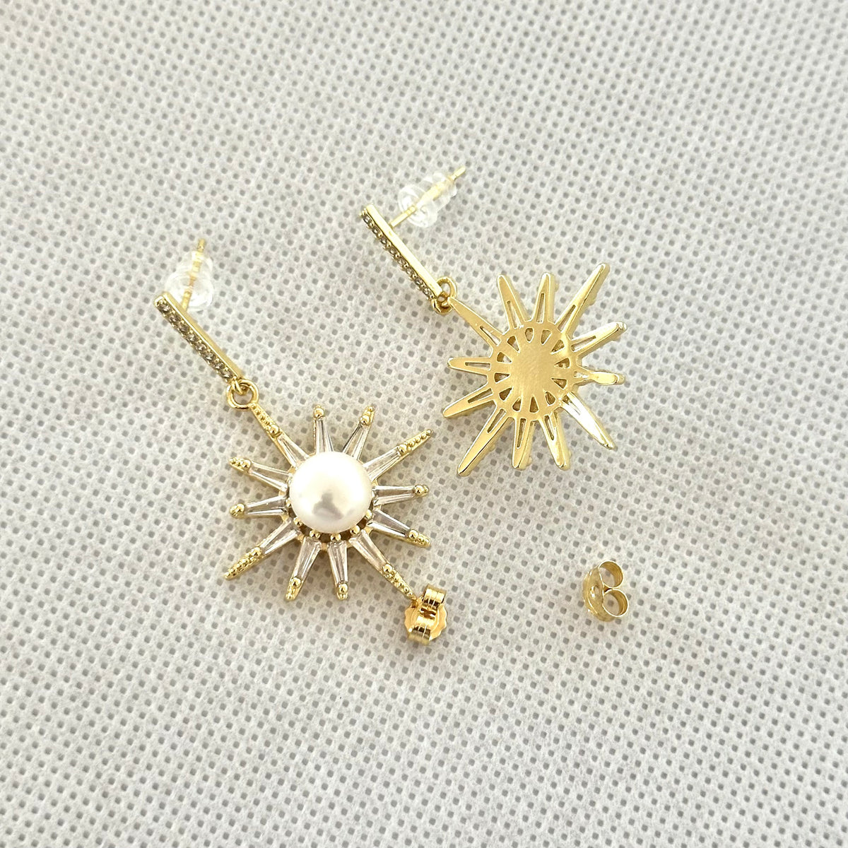 Freshwater Pearl Earrings.