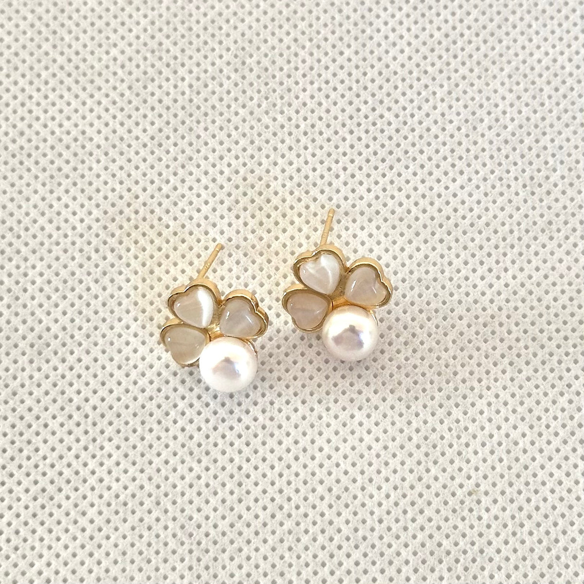 Freshwater Pearl Earrings.