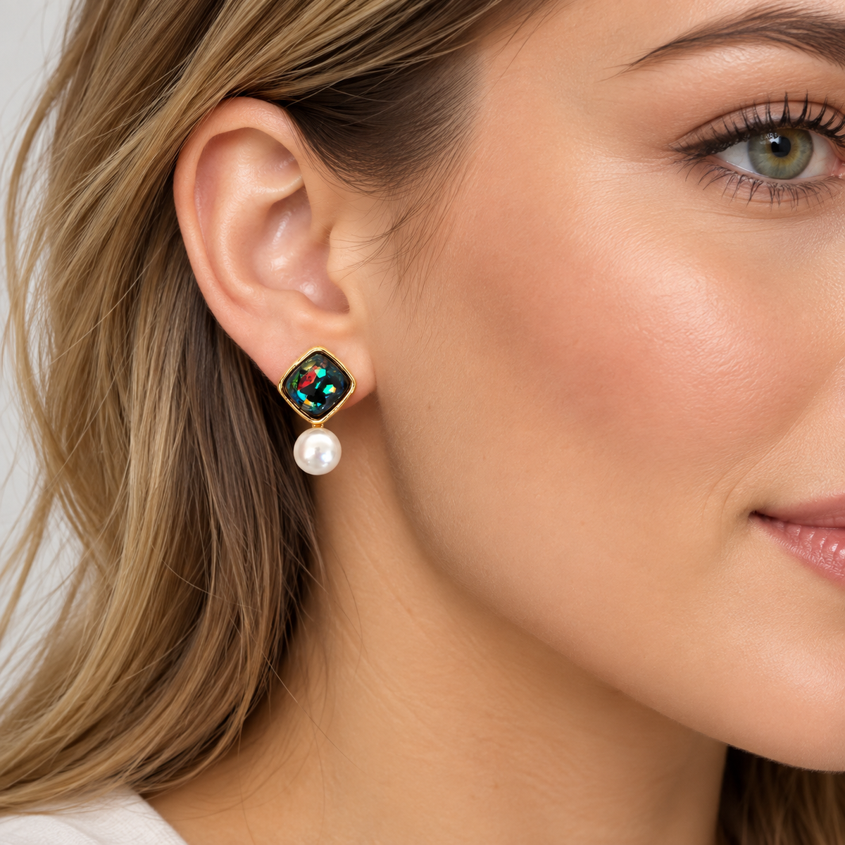 Freshwater Pearl Earrings.