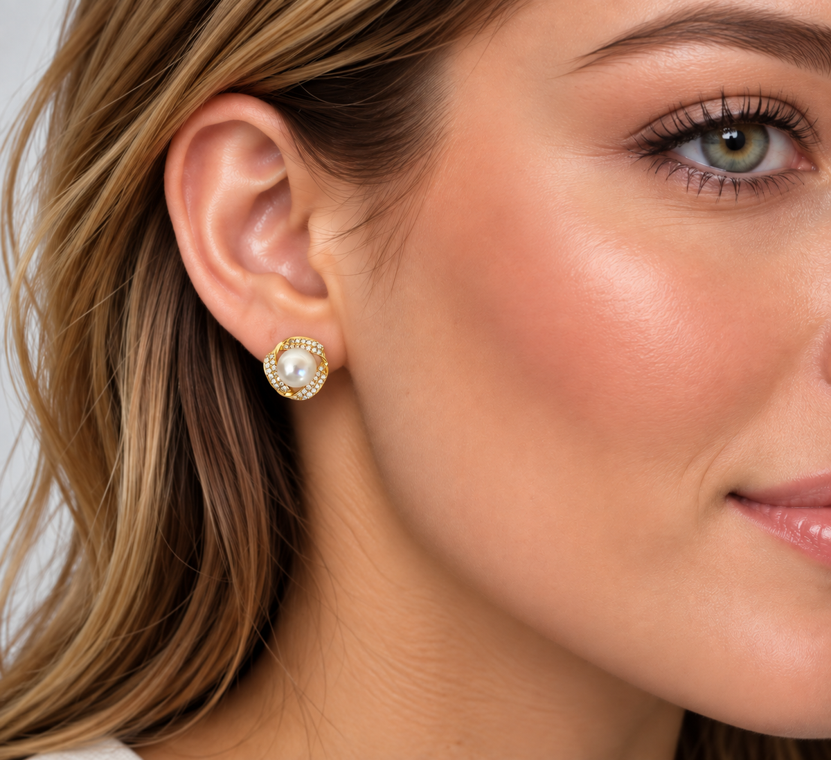 Freshwater Pearl Earrings.