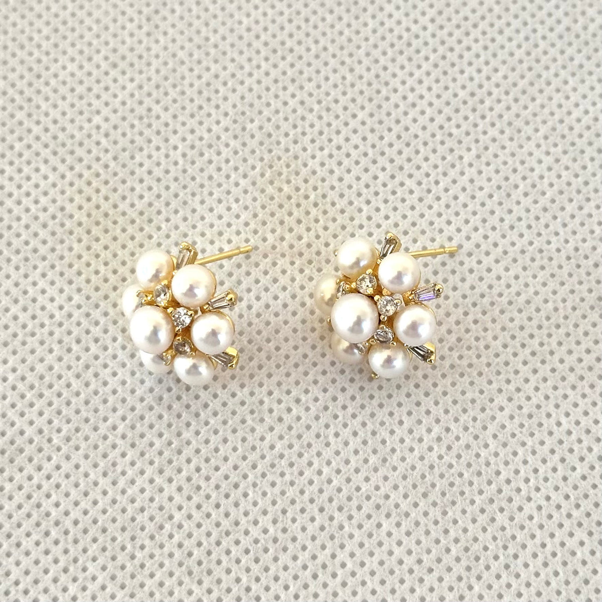 Freshwater Pearl Earrings.