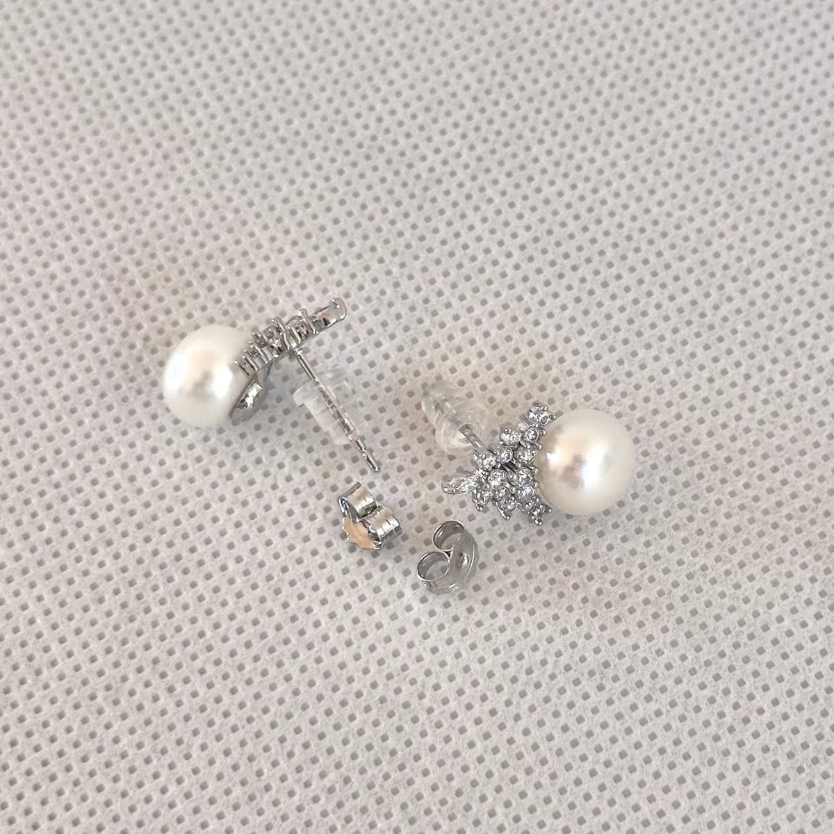 Freshwater Pearl Earrings.