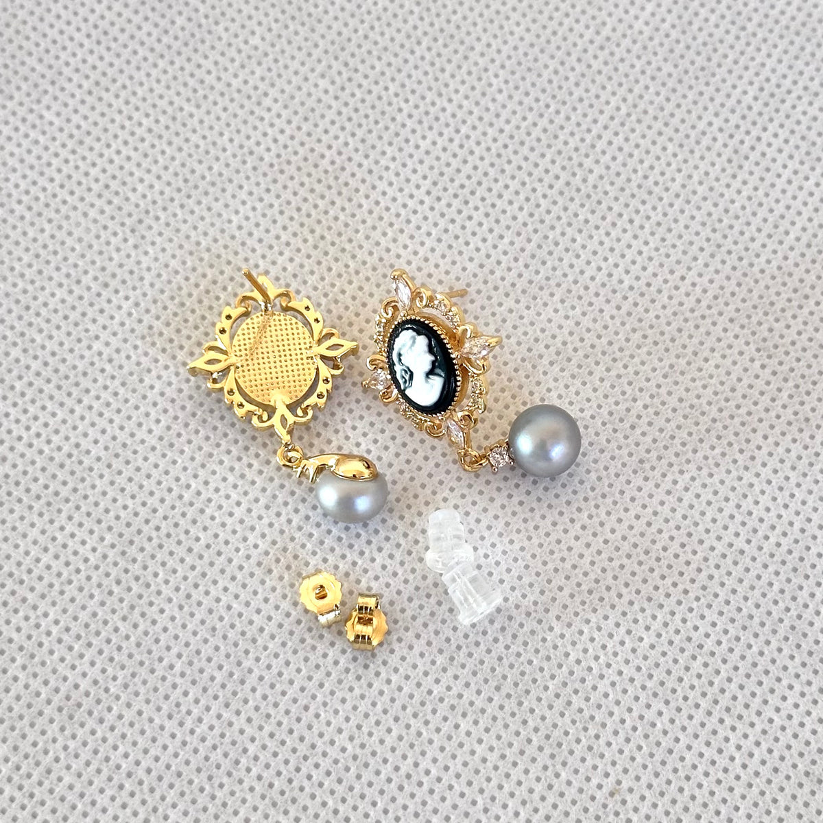 Freshwater Pearl Earrings.