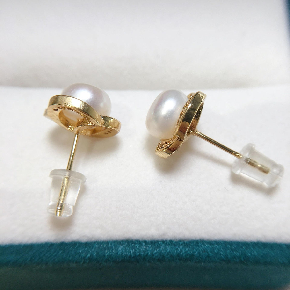 Natural Freshwater Pearl Earrings.