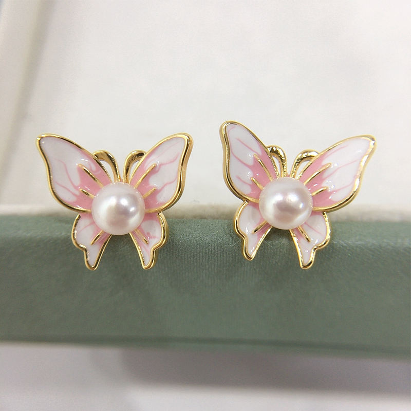 Handmade Natural Freshwater Pearl Earrings.