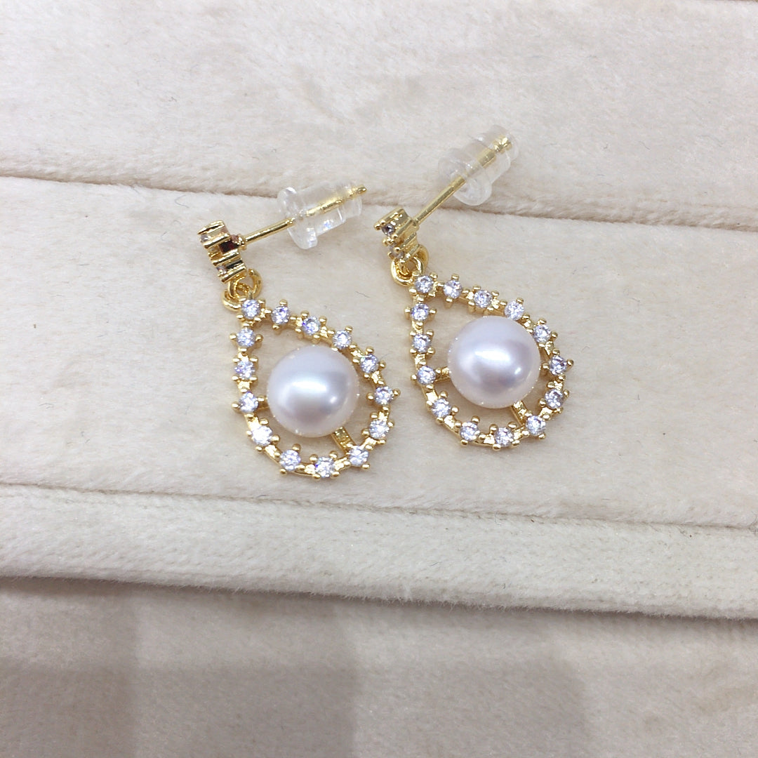 Handmade Natural Freshwater Pearl Earrings.
