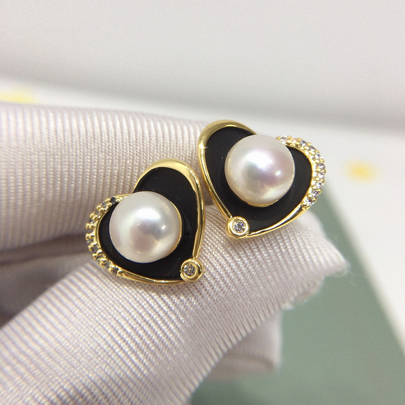 Handmade Natural Freshwater Pearl Earrings.