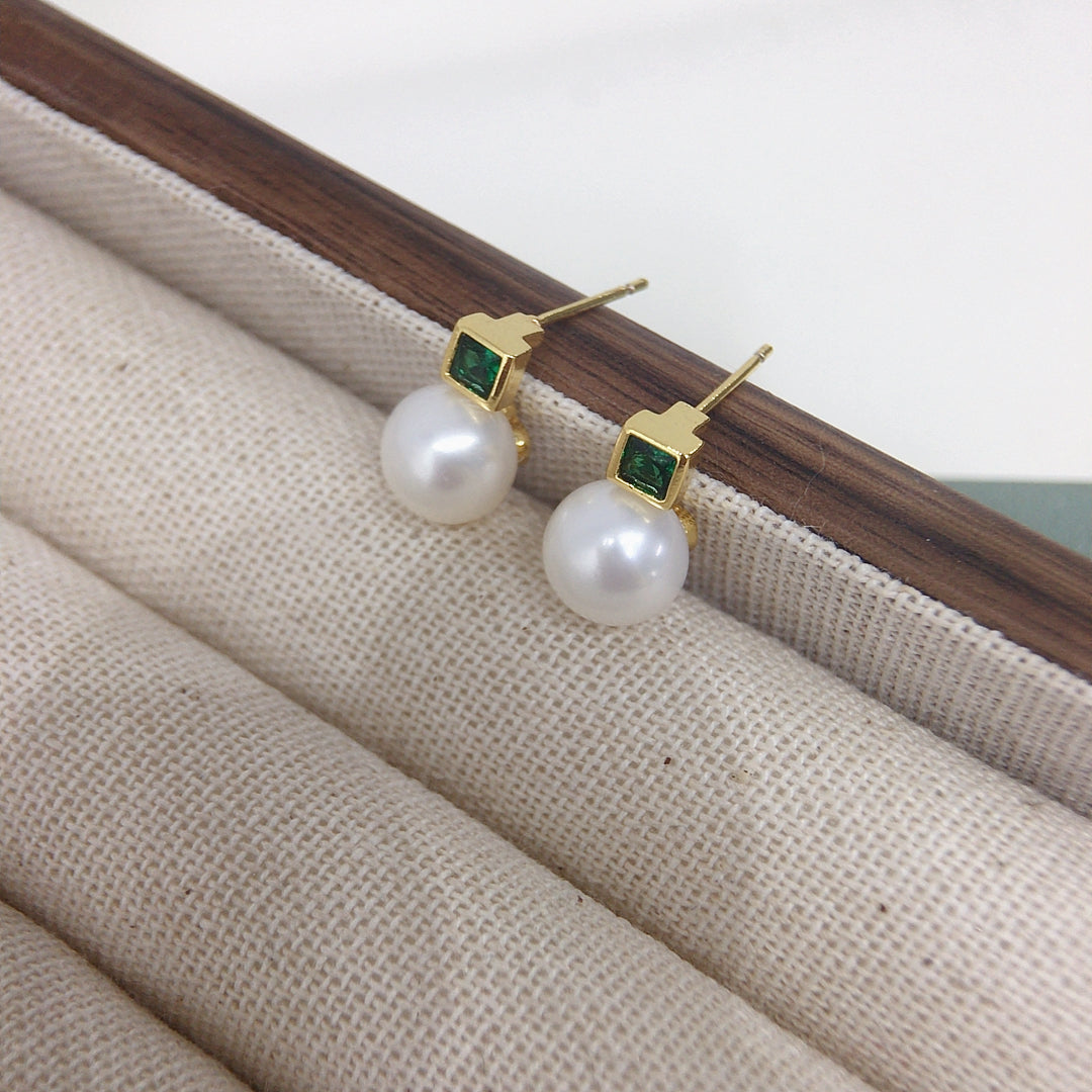 Handmade Natural Freshwater Pearl Earrings.