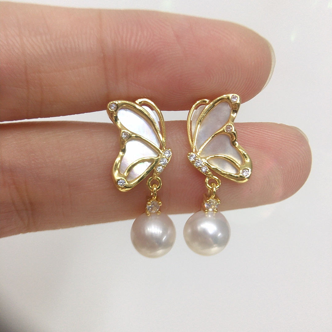 Handmade Natural Freshwater Pearl Earrings.