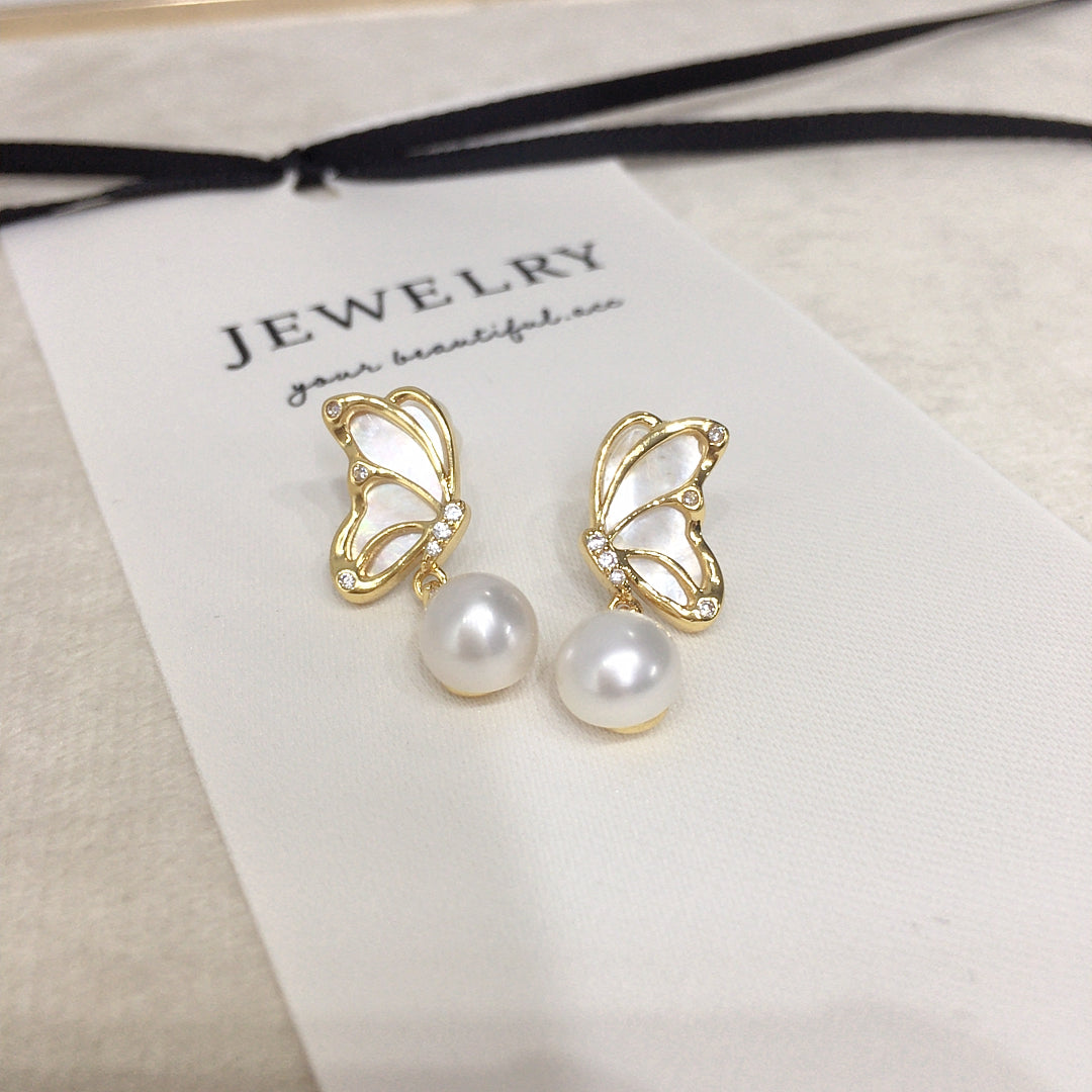 Handmade Natural Freshwater Pearl Earrings.