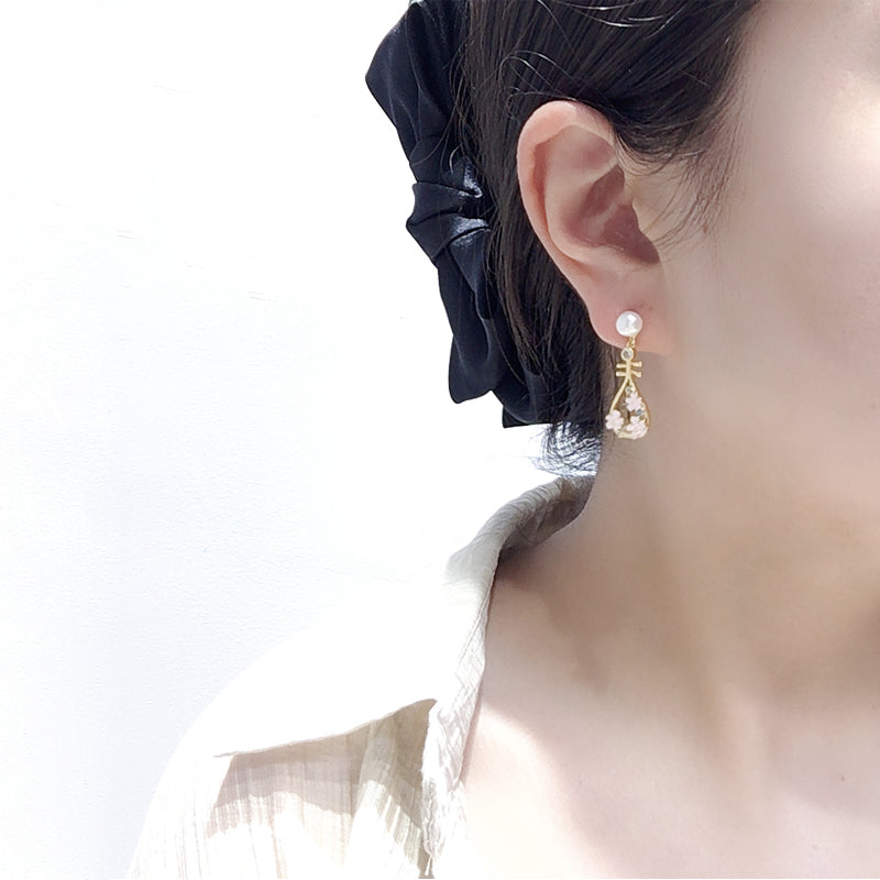 Handmade Natural Freshwater Pearl Earrings.