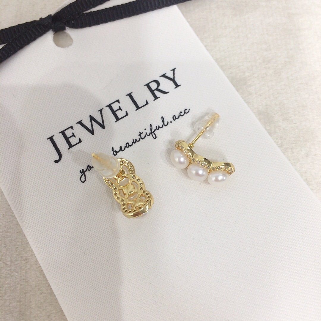 Handmade Natural Freshwater Pearl Earrings.
