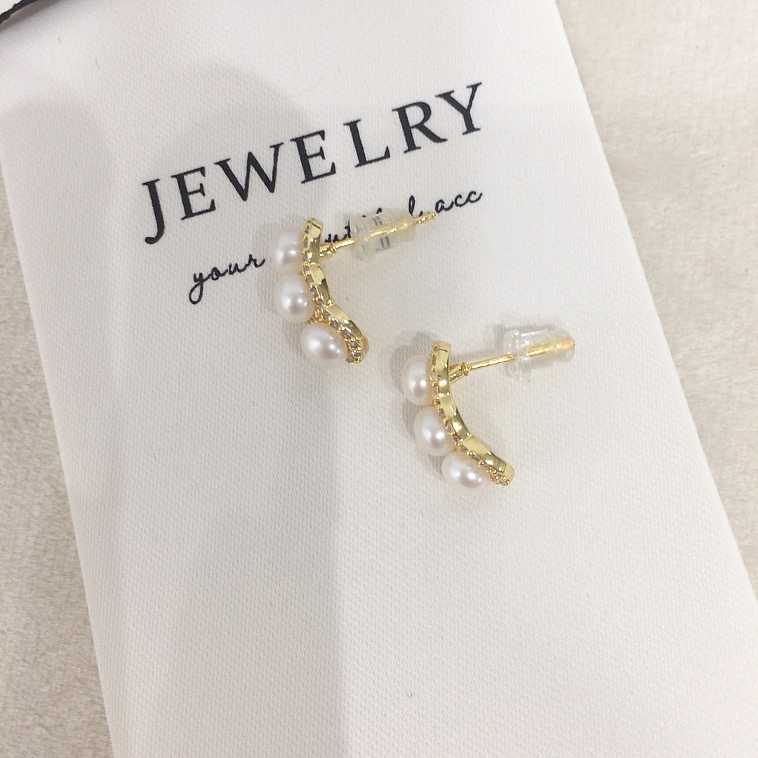 Handmade Natural Freshwater Pearl Earrings.