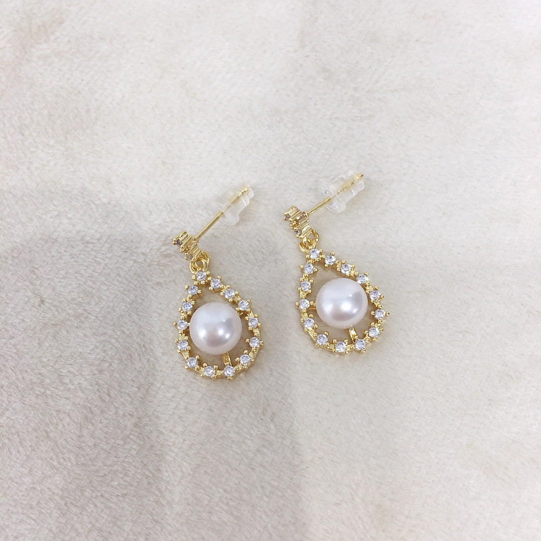 Handmade Natural Freshwater Pearl Earrings.