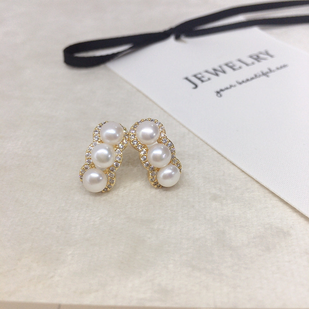 Handmade Natural Freshwater Pearl Earrings.
