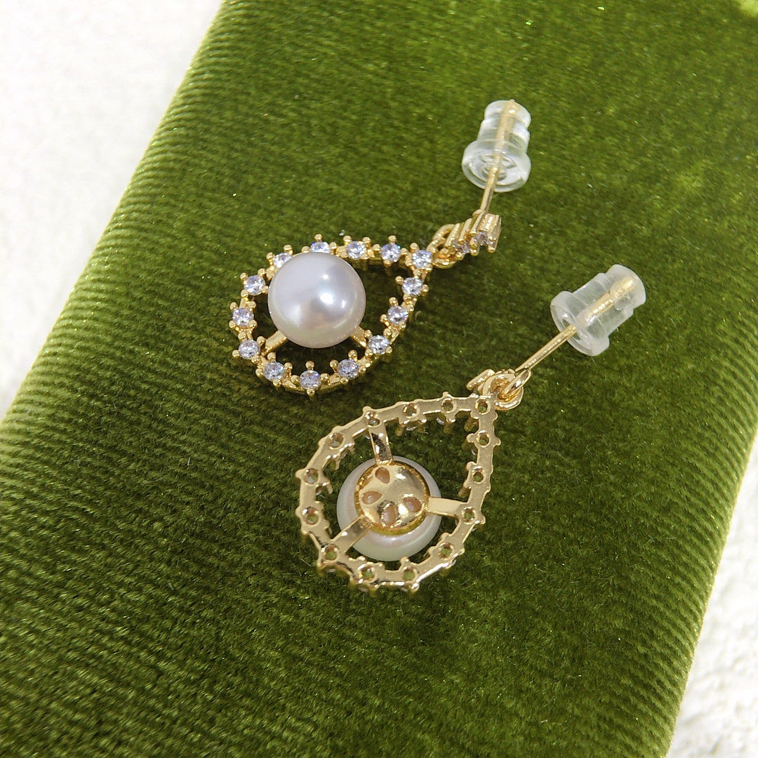 Handmade Natural Freshwater Pearl Earrings.
