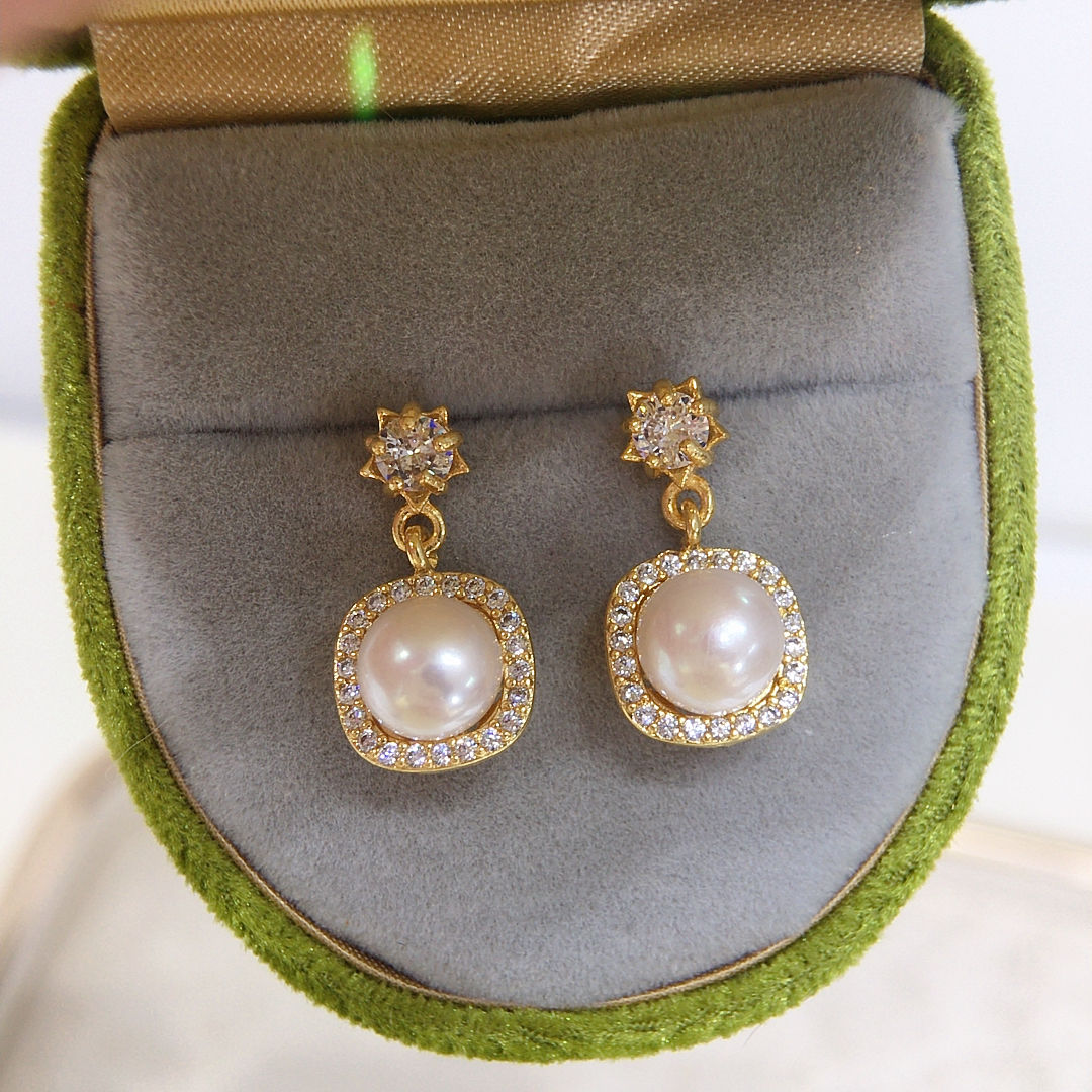 Handmade Natural Freshwater Pearl Earrings.