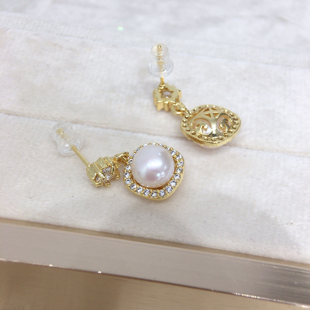 Handmade Natural Freshwater Pearl Earrings.