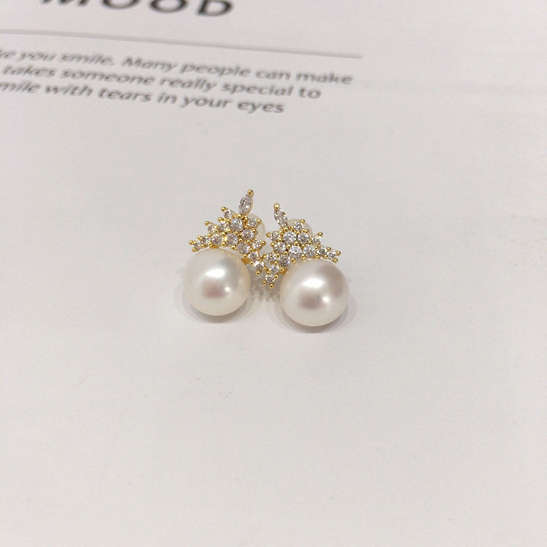Handmade Natural Freshwater Pearl Earrings.