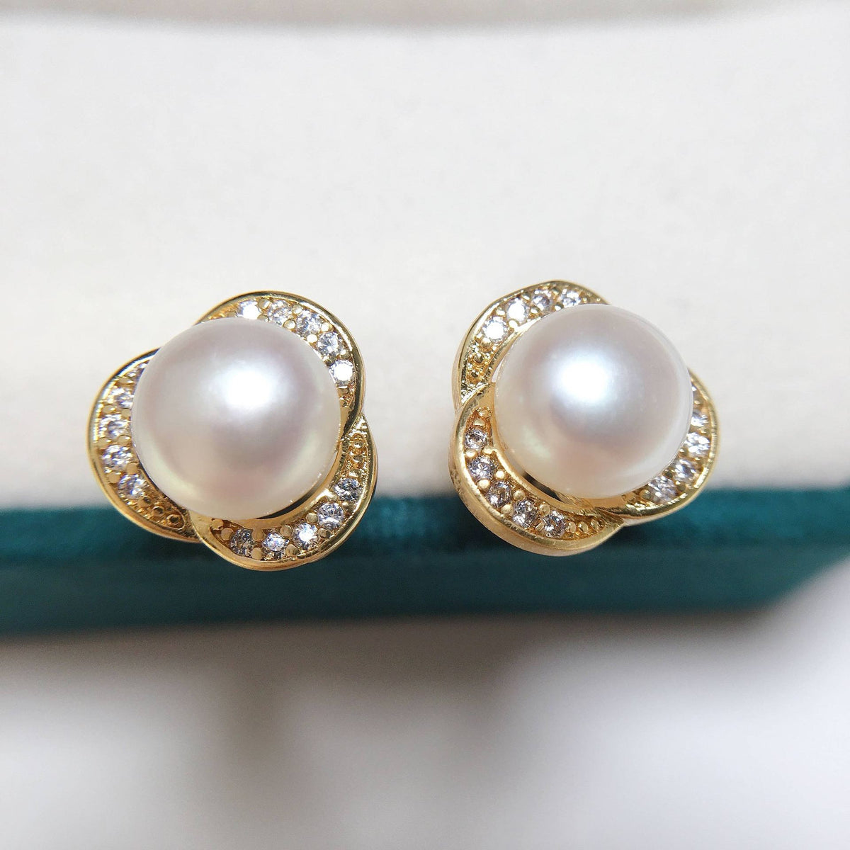 Natural Freshwater Pearl Earrings.
