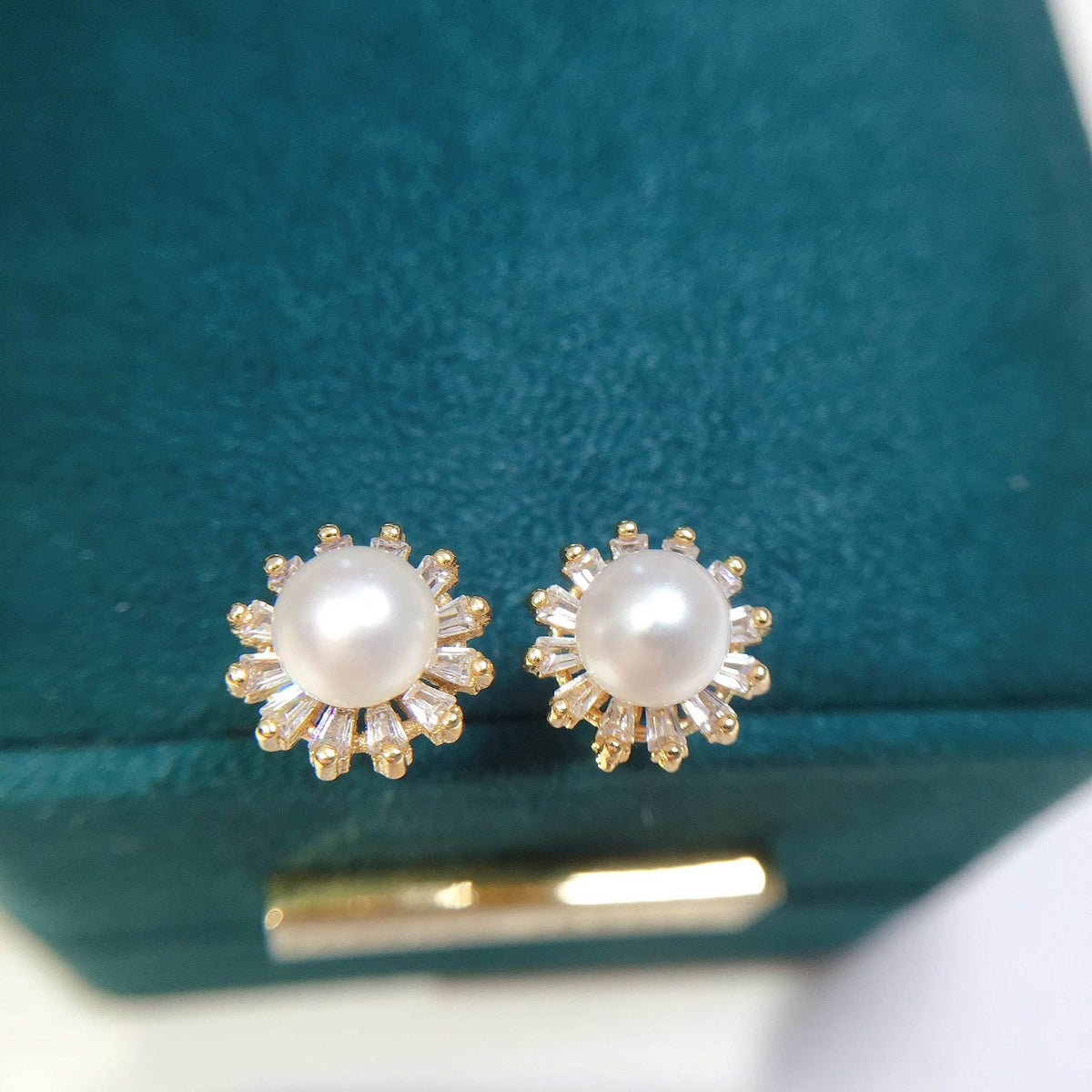 Natural Freshwater Pearl Earrings.