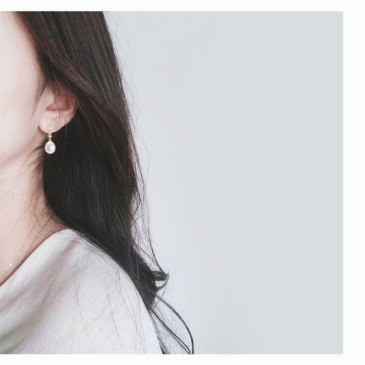 Natural Freshwater Pearl Earrings.