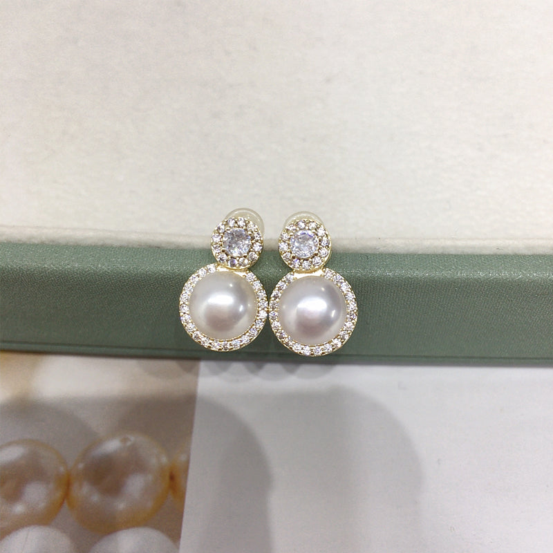 Natural Freshwater Pearl Earrings.
