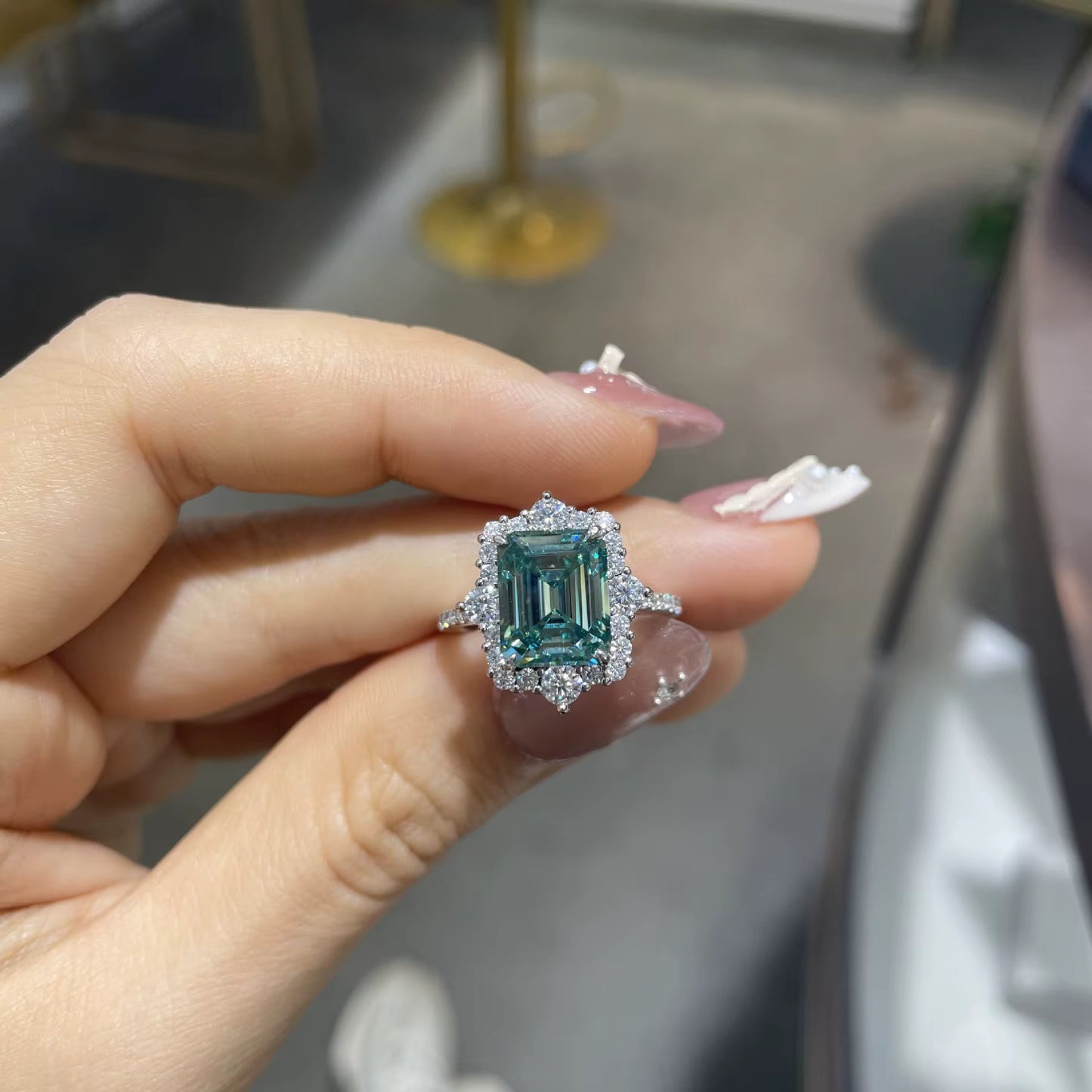 8*10mm 4ct Green Moissanite Ring with 925 silver for women